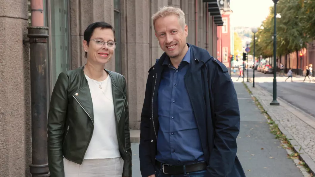 Direktør Mari Velsand i Medietilsynet og redaktør Kristoffer Egeberg i Faktisk