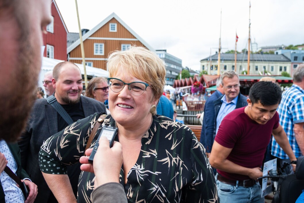 Kulturminister Trine Skei Grande (V) inviterer alle partene i DAB-konflikten til meklingsmøte. Kulturminister Trine Skei Grande (V) inviterer alle partene i DAB-konflikten til meklingsmøte.