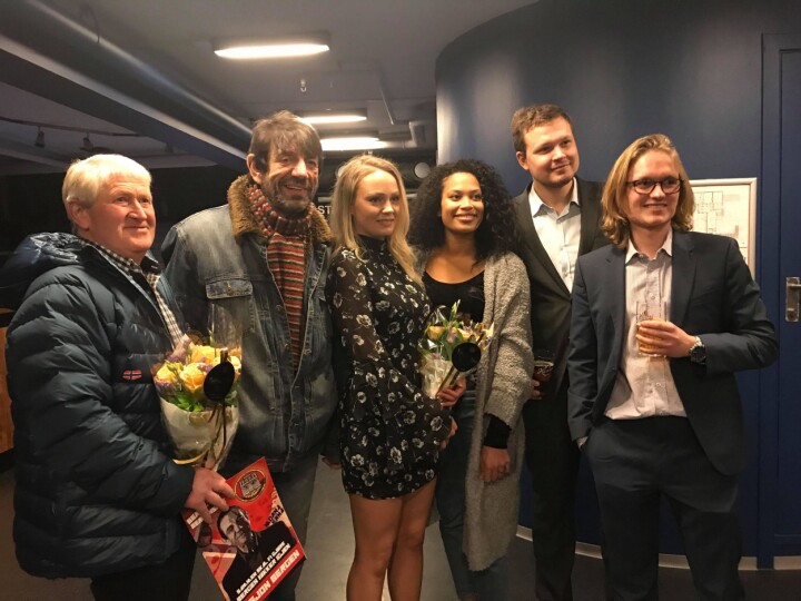 På premierevisning den 30. november 2017. Fra venstre: Inge Åsebø, Helge Jordal, Ingeborg Wendelbo Bjerksund - som er tre av hovedkarakterene i serien, Ida Yasin Andersen, regissør Christer Steffensen og Sivert Kalvø Harang