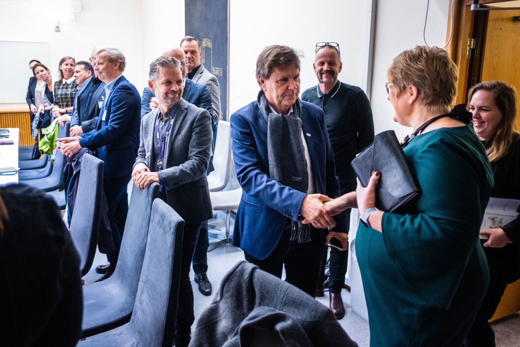 Svein Larsen i Radio Metro og kulturminister Trine Skei Grande (V) ankommer rundbordskonferansen. Svein Larsen i Radio Metro og kulturminister Trine Skei Grande (V) ankommer rundbordskonferansen.