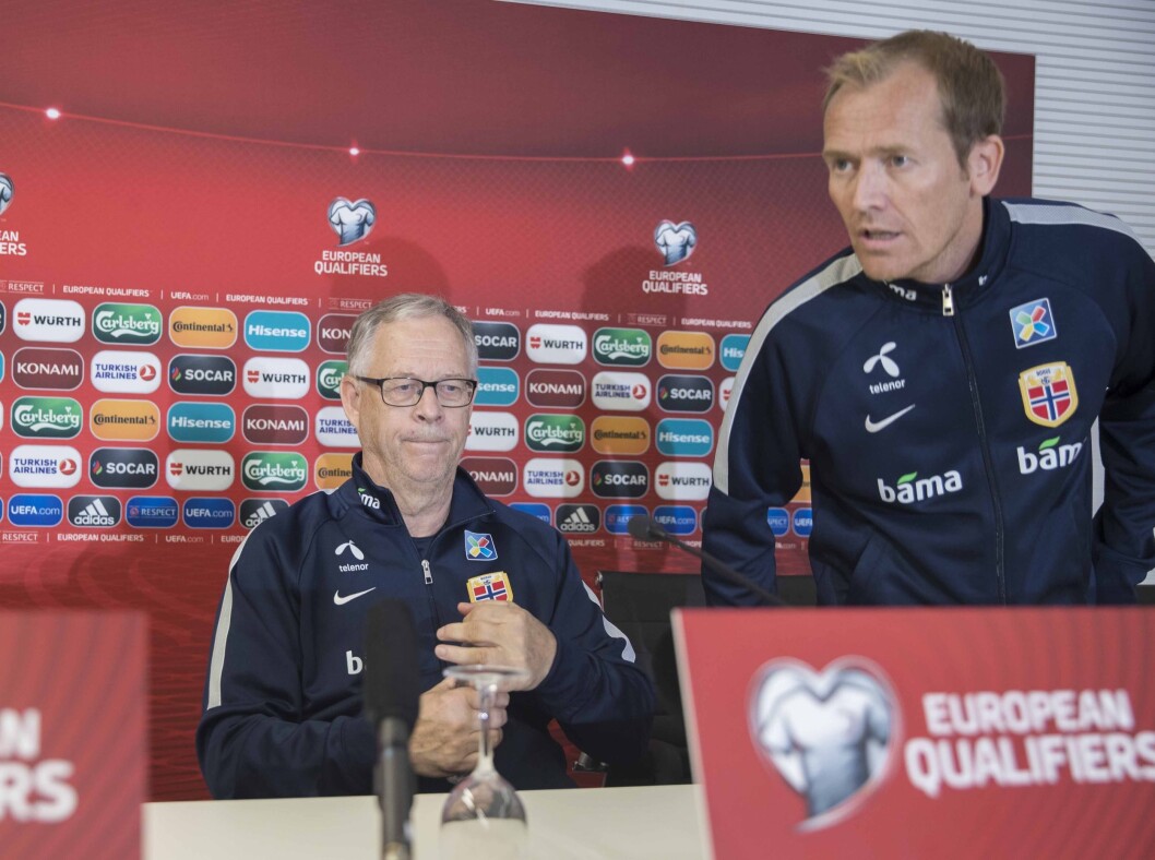 Landslagssjef Lars Lagerbäck og Svein Graff på pressekonferanse i San Marino i fjor. Foto: Vidar Ruud / NTB scanpix Landslagssjef Lars Lagerbäck og Svein Graff på pressekonferanse i San Marino i fjor. Foto: Vidar Ruud / NTB scanpix
