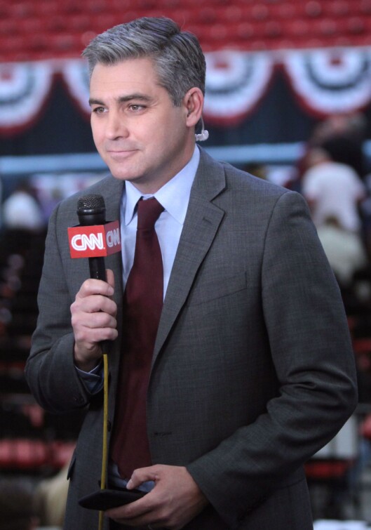 CNNs Jim Acosta har fått akkrediteringen til Det hvite hus inndratt etter en konfrontasjon med president Trump. Uakseptabelt, sier presselosjen. CNNs Jim Acosta har fått akkrediteringen til Det hvite hus inndratt etter en konfrontasjon med president Trump. Uakseptabelt, sier presselosjen.