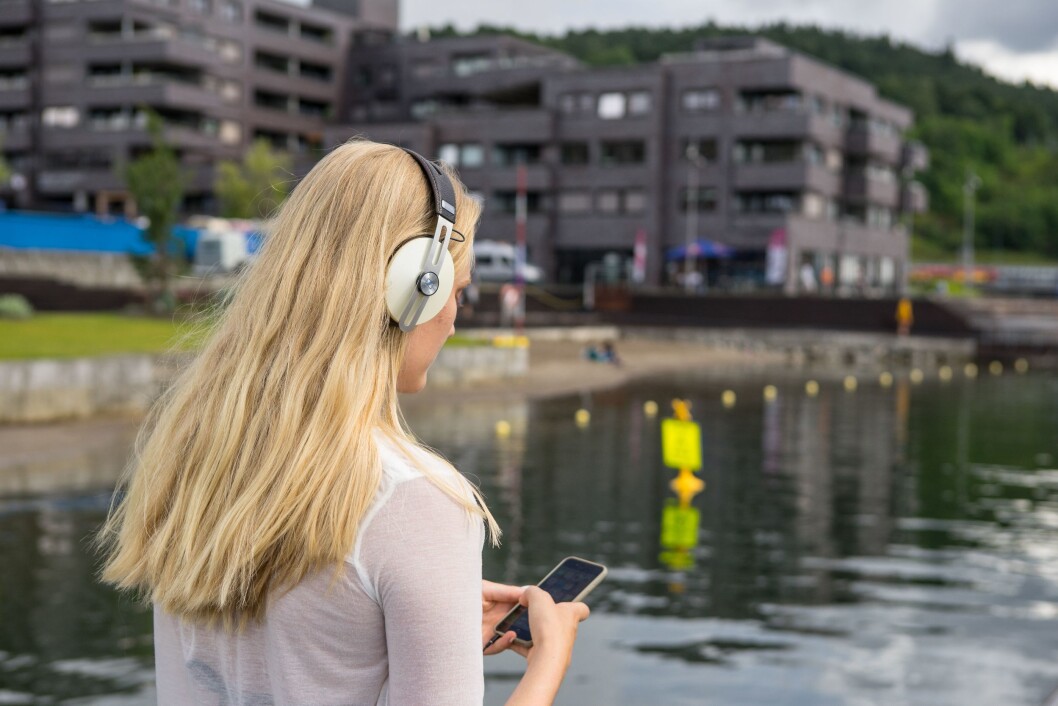 Seks av ti kvinner mellom 18 og 30 år har mottatt såkalte «dickpics» eller penisbilder. Det kommer fram i NRK-programmet. Illustrasjonsfoto Seks av ti kvinner mellom 18 og 30 år har mottatt såkalte «dickpics» eller penisbilder. Det kommer fram i NRK-programmet. Illustrasjonsfoto
