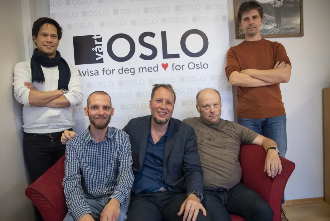 VårtOslo fra venstre: Phuong van Phan (kommersiell leder), Christian Boger (journalist), Vegard Velle, (redaktør), Anders Høilund (journalist), Tarjei Kidd Olsen (nyhetsleder). Ellers består avisen av: Siri Arnesen (key account manager), Katarina Louise Nordam (journalist) og Arnsten Linstad (journalist). Siri Arnesen var ikke til stede da bildet ble tatt. VårtOslo fra venstre: Phuong van Phan (kommersiell leder), Christian Boger (journalist), Vegard Velle, (redaktør), Anders Høilund (journalist), Tarjei Kidd Olsen (nyhetsleder). Ellers består avisen av: Siri Arnesen (key account manager), Katarina Louise Nordam (journalist) og Arnsten Linstad (journalist). Siri Arnesen var ikke til stede da bildet ble tatt.