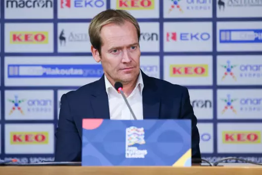 NFFs medieansvarleg Svein Graff på pressekonferansen etter Nations League-kampen i fotball mellom Kypros og Norge på GSP Stadion i Nikosia måndag kveld.