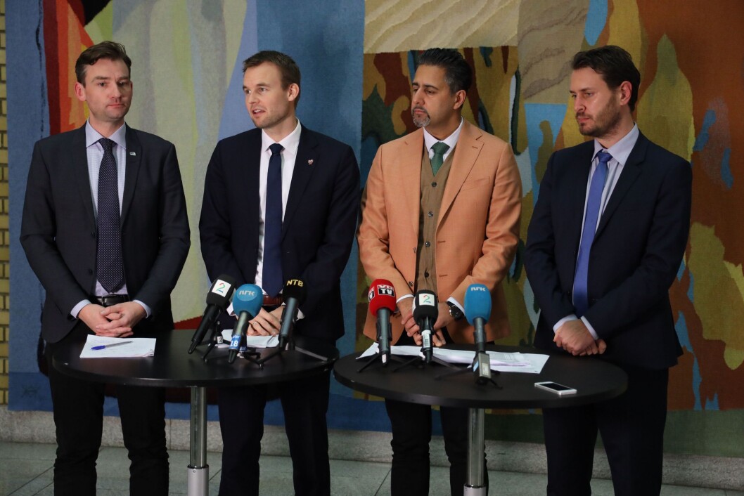 KrF og regjeringspartiene er enige om en skisse til løsning i forhandlingene om neste års statsbudsjett. Skissen skal etter planen legges fram klokka 21 etter at den har vært til behandling i partienes stortingsgrupper.Foto: Ørn Borgen / NTB scanpix KrF og regjeringspartiene er enige om en skisse til løsning i forhandlingene om neste års statsbudsjett. Skissen skal etter planen legges fram klokka 21 etter at den har vært til behandling i partienes stortingsgrupper.Foto: Ørn Borgen / NTB scanpix