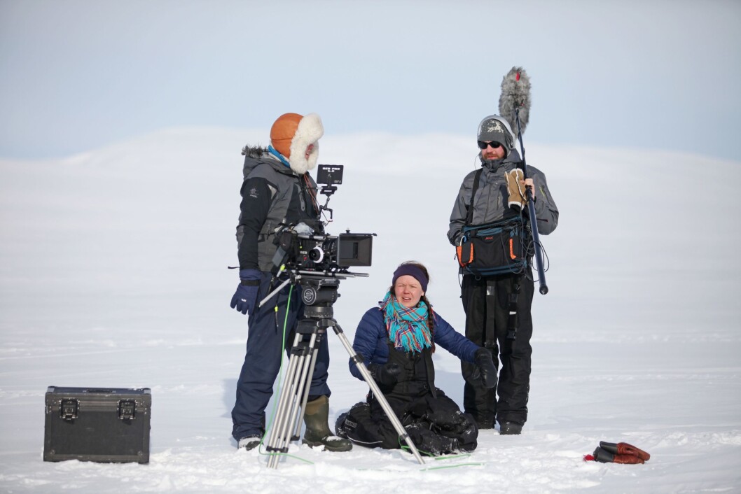 Fra innspillingen av kortfilmen SÁMI BOJA på Finnmarksvidda, (F.v. fotograf Ken Are Bongo, regissør Elle Sofe Henriksen og lydmann Kim Erling Methi Johansen) Fra innspillingen av kortfilmen SÁMI BOJA på Finnmarksvidda, (F.v. fotograf Ken Are Bongo, regissør Elle Sofe Henriksen og lydmann Kim Erling Methi Johansen)
