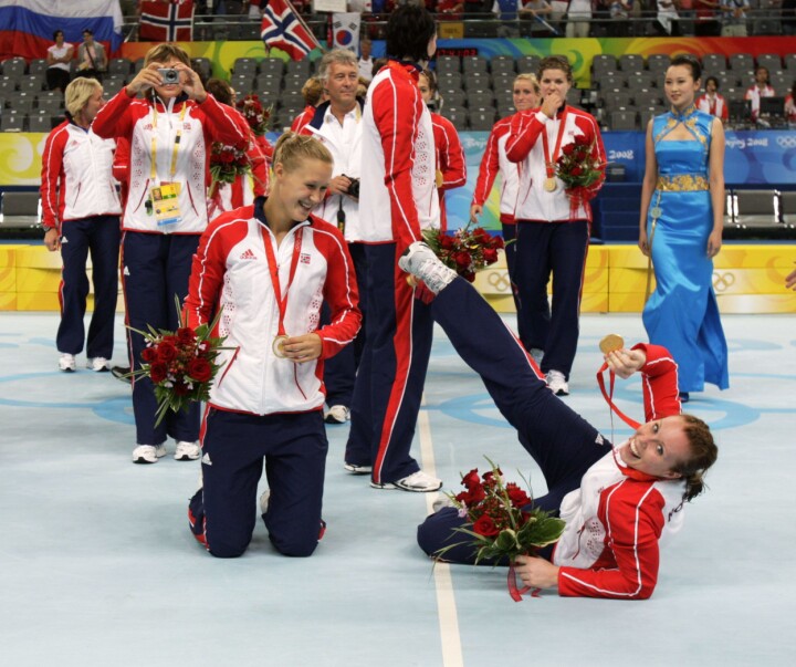 Karoline Dyhre Breivang var med på laget som sikret håndball-kvinnene gull i OL i Beijing for ti år siden. Nå er hun NENT sin nye håndballekspert.