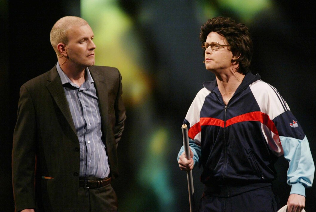 2004: Team Antonsen stod på scenen i utsolgt Oslo Spektrum. Team Antonsen, dvs Bård Tufte Johansen, Harald Eia, Kristopher Schau og Atle Antonsen var tilbake med med både nye og gamle påfunn. Show. Foto: Ørn E. Borgen / SCANPIX 2004: Team Antonsen stod på scenen i utsolgt Oslo Spektrum. Team Antonsen, dvs Bård Tufte Johansen, Harald Eia, Kristopher Schau og Atle Antonsen var tilbake med med både nye og gamle påfunn. Show. Foto: Ørn E. Borgen / SCANPIX