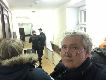 Utanfor rettssalen i Lefortovo i Moskva medan han venta på Frode Berg Utanfor rettssalen i Lefortovo i Moskva medan han venta på Frode Berg