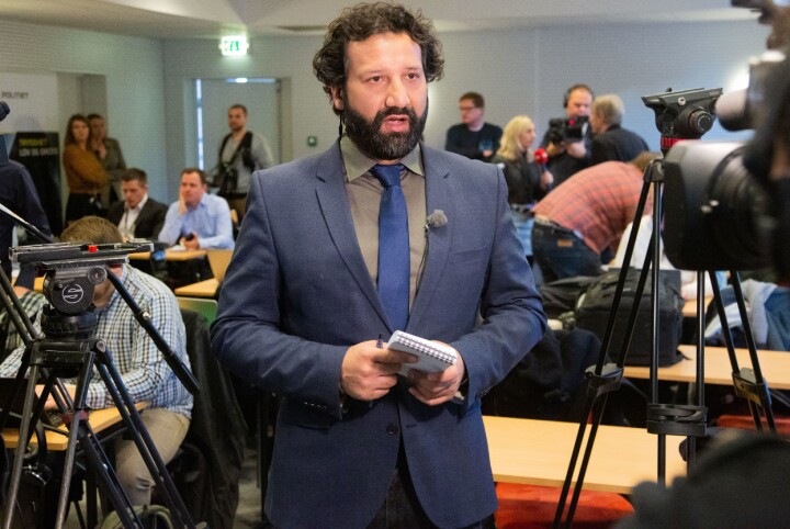 TV 2-reporter Kadafi Zaman. Her etter det første pressemøtet i Hagen-saka i januar 2019.
