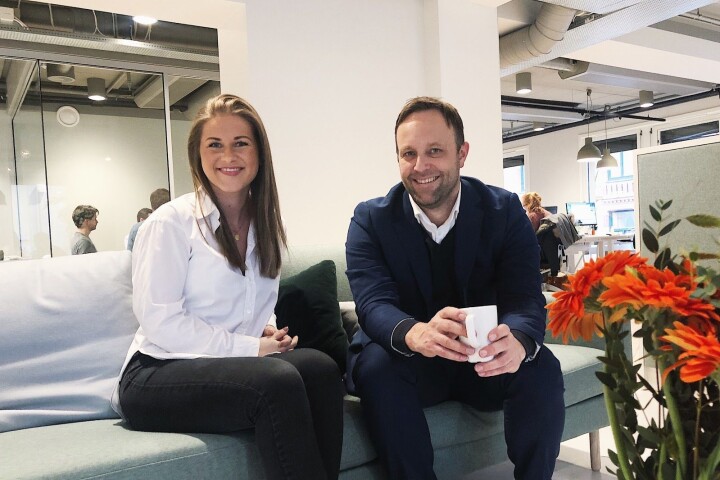Ulrikke Louise Wiik fra Nucleus er nyansatt rådgiver i TRY Råd. Her sammen med daglig leder Sindre Beyer.