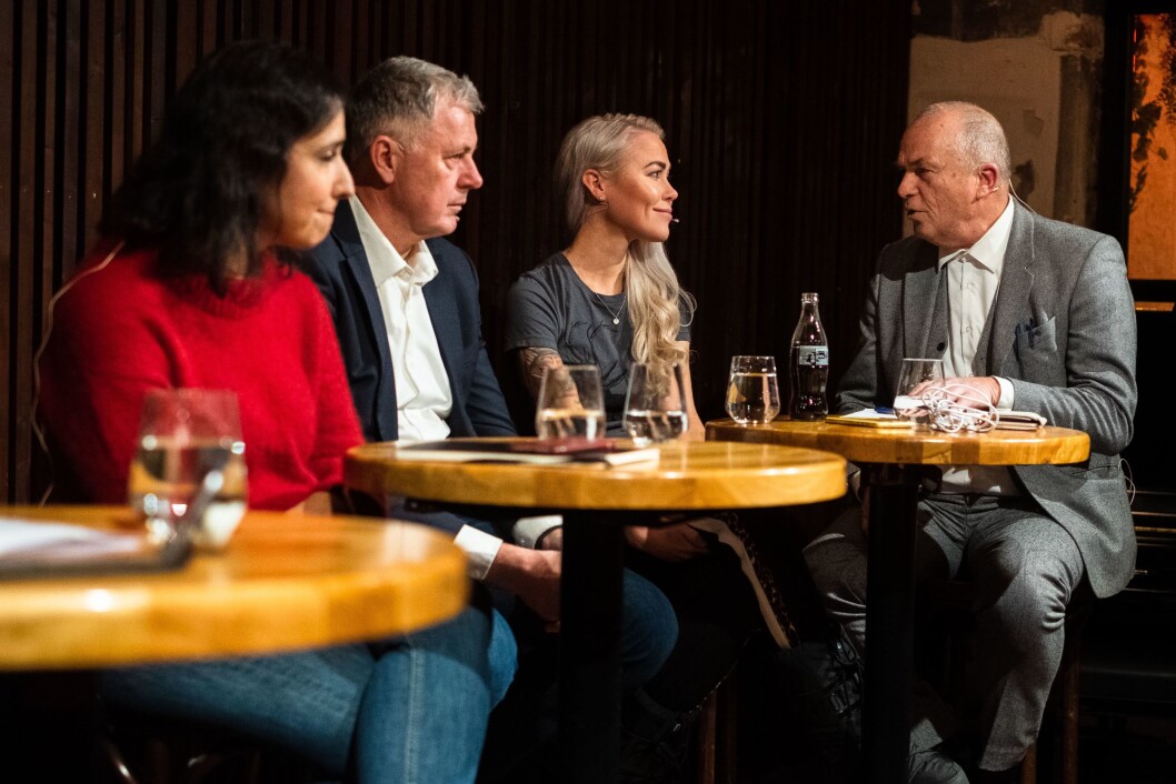 Debatt om kommentarfelt i regi av Oslo journalistklubb og Oslo redaktørforening Frå venstre: Shazia Majid, journalist i VG; Ingeborg Senneset, journalist i Aftenposten og styremedlem i Norsk PEN; Gunnar Stavrum, ansvarleg redaktør i Nettavisen; Hans Rustad, redaktør i Document.no Debatt om kommentarfelt i regi av Oslo journalistklubb og Oslo redaktørforening Frå venstre: Shazia Majid, journalist i VG; Ingeborg Senneset, journalist i Aftenposten og styremedlem i Norsk PEN; Gunnar Stavrum, ansvarleg redaktør i Nettavisen; Hans Rustad, redaktør i Document.no
