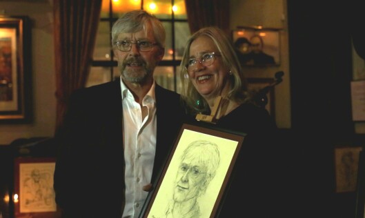 Stein Kåre Kristiansen sammen med tegner Wenche Øyen. Stein Kåre Kristiansen sammen med tegner Wenche Øyen.