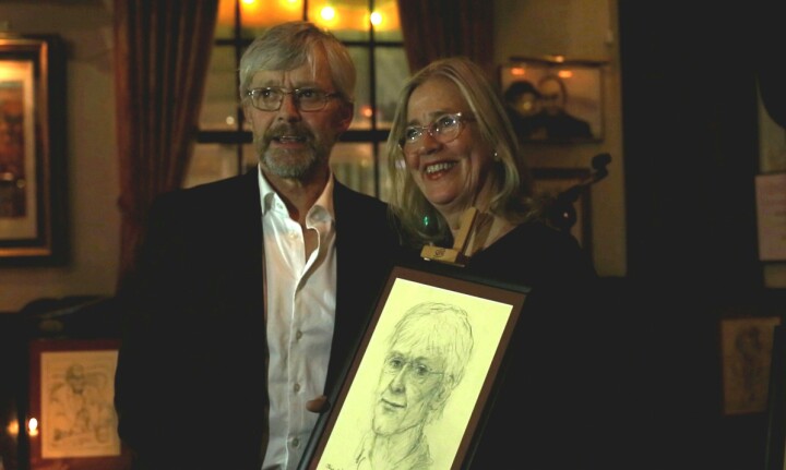Stein Kåre Kristiansen sammen med tegner Wenche Øyen.