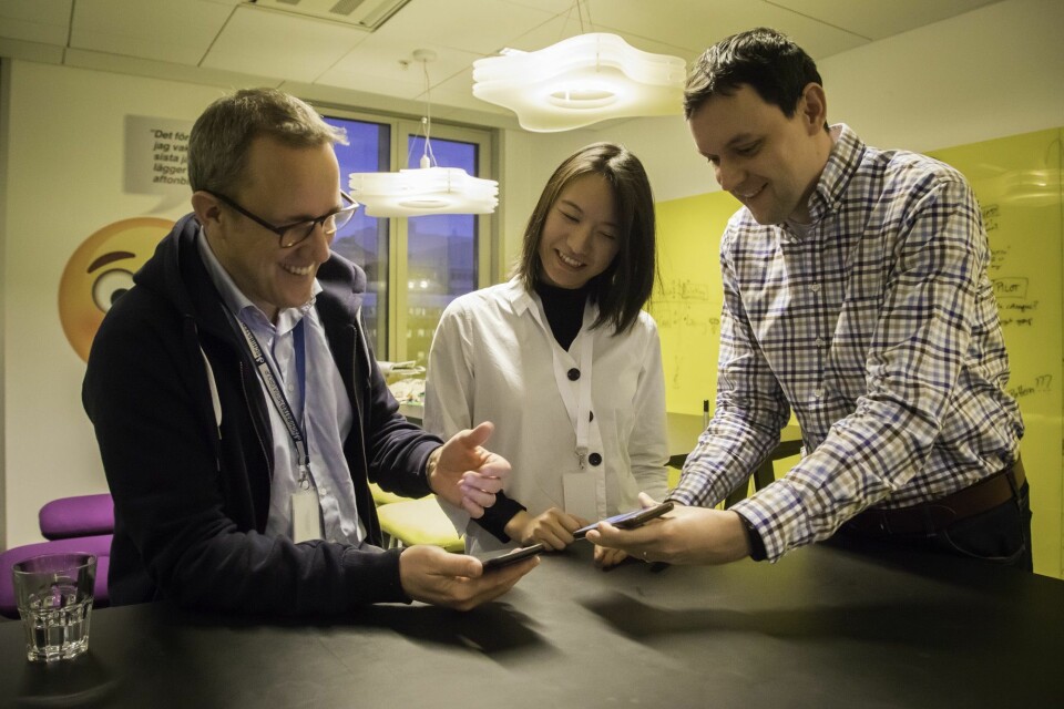 Jonas Salling, Yuwen Hu og Gabriel Minarik i iOS-teamet i Stockholm har vært sentrale i utviklingen av Schibsteds iOS-app.
