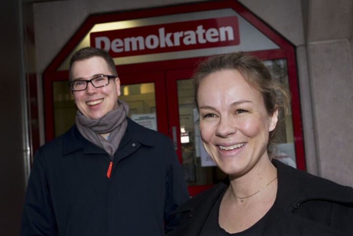 Eirik Hoff Lysholm i Dagsavisen og Henriette Ydse Krogstad utenfor Demokratens lokaler.