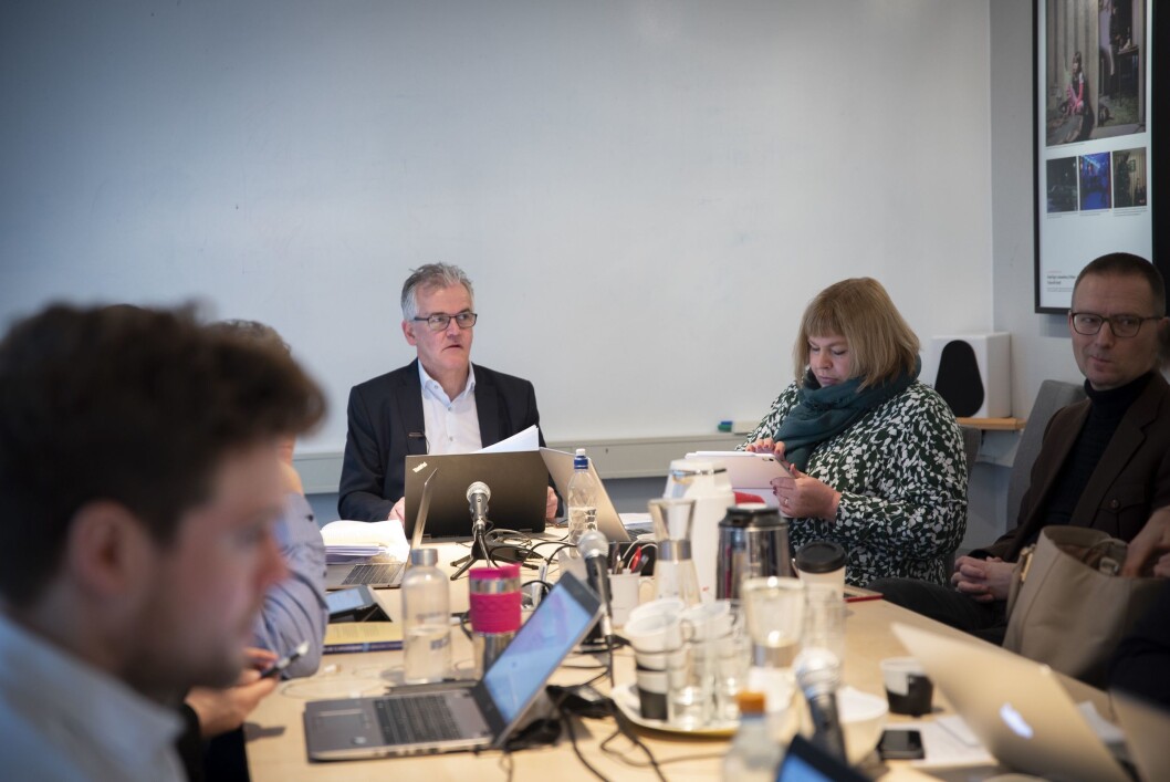PFU-leder Alf Bjarne Johnsen og generalsekretær Elin Floberghagen i Norsk Presseforbund under PFU-møtet 27. februar 2019. PFU-leder Alf Bjarne Johnsen og generalsekretær Elin Floberghagen i Norsk Presseforbund under PFU-møtet 27. februar 2019.