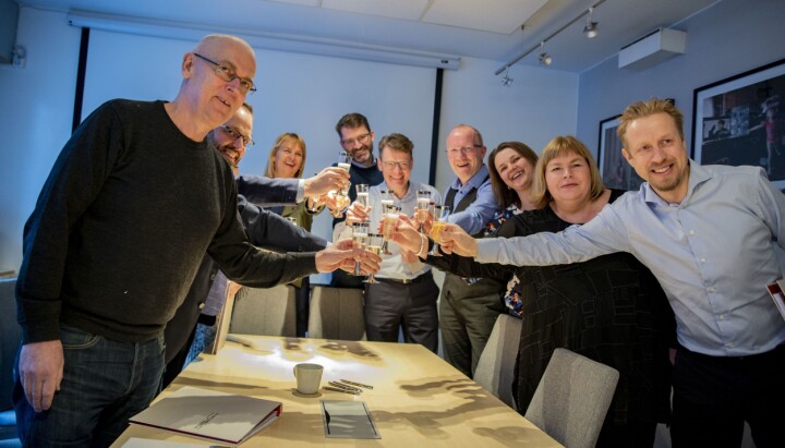 Her skåler presseorganisasjonene og mediene for Pressens hus. Her skåler presseorganisasjonene og mediene for Pressens hus.