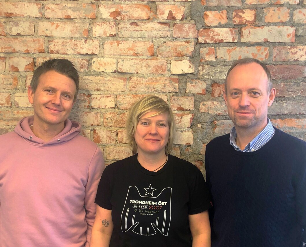 Silje Grønli sier hun sier hun er glad for å få være med på å bygge opp PR- og innholdssatsningen i Nova Vista. Til høyre Petter Gjelsnes, og til venstre er Stig Ove Gulbrandsen. Silje Grønli sier hun sier hun er glad for å få være med på å bygge opp PR- og innholdssatsningen i Nova Vista. Til høyre Petter Gjelsnes, og til venstre er Stig Ove Gulbrandsen.