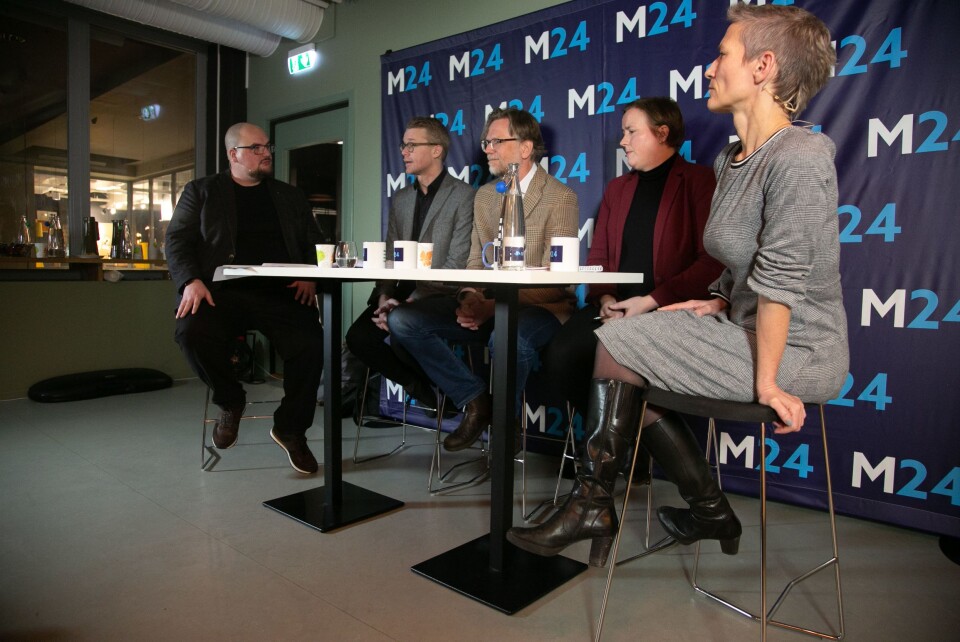 Ordstyrar og redaktør i Medier24, Erik Waatland, politisk journalist i Dagbladet og leiar av presselosjen, Mats Rønning, programredaktør i NRK Nyheter, Kyrre Nakkim, rådgjevar i kommunikasjonsbyrået Apeland, Lotte Grepp Knutsen, og ansvarleg redaktør i Suldalsposten, Esther Moe. Ordstyrar og redaktør i Medier24, Erik Waatland, politisk journalist i Dagbladet og leiar av presselosjen, Mats Rønning, programredaktør i NRK Nyheter, Kyrre Nakkim, rådgjevar i kommunikasjonsbyrået Apeland, Lotte Grepp Knutsen, og ansvarleg redaktør i Suldalsposten, Esther Moe.