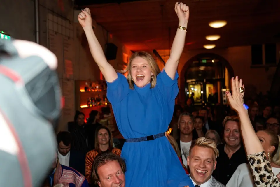 Vinner av Farmen Kjendis, Tiril Sjåstad Christiansen. Her på finalefest. Vinner av Farmen Kjendis, Tiril Sjåstad Christiansen. Her på finalefest.