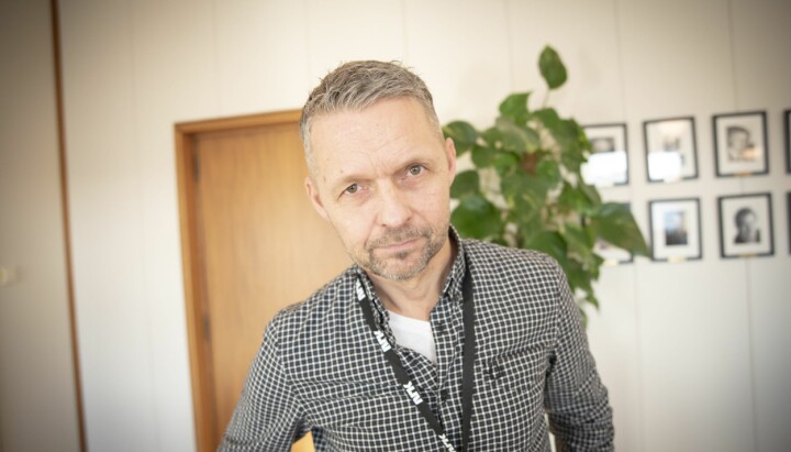 NRKs distriktsdirektør Marius Lillelien understreker at oppløsningene er godt forankret og diskutert i mediehusets organisasjon.