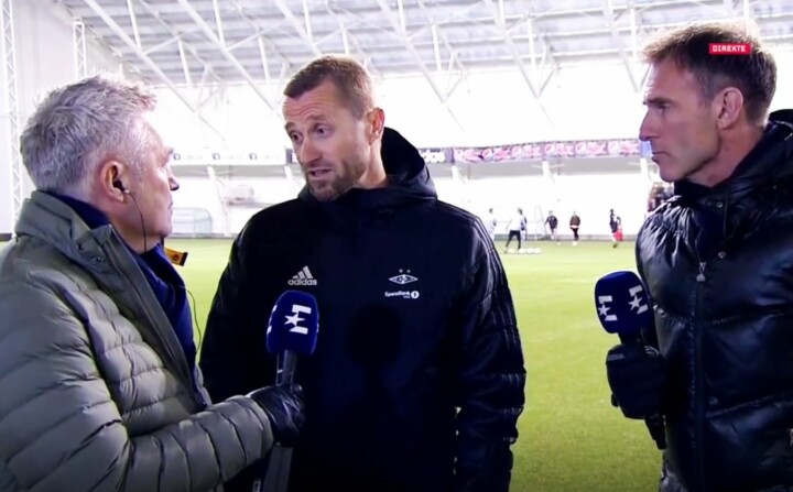Tidligere RBK-trener og nå reporter/ekspert Kåre Ingebrigtsen intervjuer nåværende RBK-trener Eirik Horneland. Til høyre: Carsten Skjelbreid.
