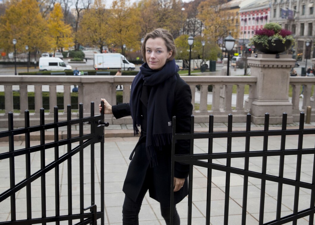 Anette Trettebergstuen utenfor stortinget ved løvebakken. Anette Trettebergstuen utenfor stortinget ved løvebakken.