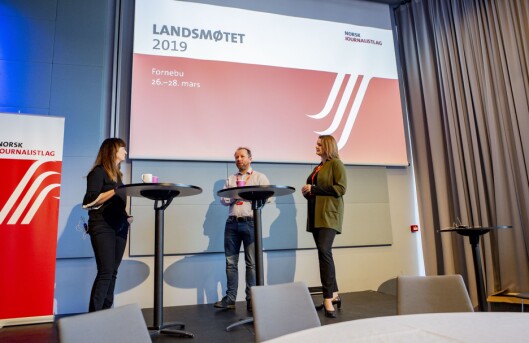 Tor-Erling Thømt Ruud, klubbleder i VG (i midten) og NJ-leder Hege Iren Frantzen (til høyre) intervjues på scenen under Norsk Journalistlags landsmøte 2019. Tor-Erling Thømt Ruud, klubbleder i VG (i midten) og NJ-leder Hege Iren Frantzen (til høyre) intervjues på scenen under Norsk Journalistlags landsmøte 2019.