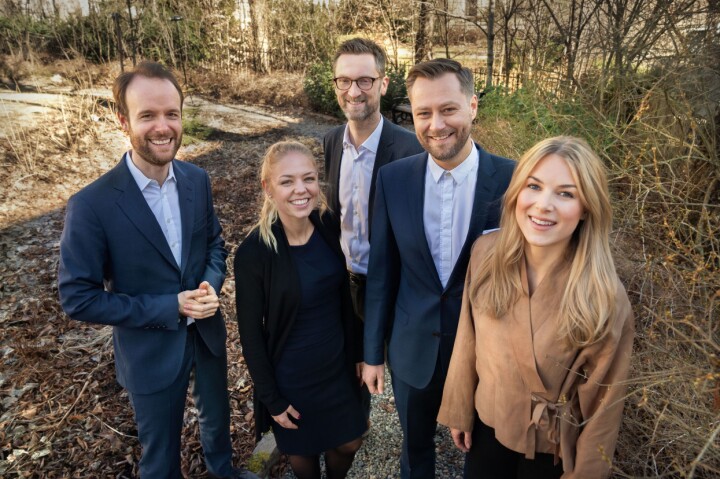 Byråleder Marius Parmann i Storm Communications – her sammen med nyansettelsene Susanne Jorde Lunde, Thomas Holst-Hansen, Frank Lynum, og Nathalie Roksvåg Stølen.