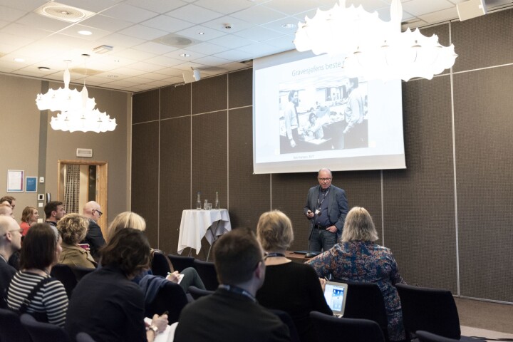 Nils Hanson, redaktør for Uppdrag Gransking på SVT. Her under sitt foredrag på SKUP-konferansen 2019.