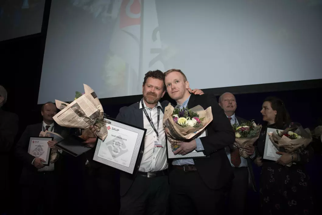 DN-journalistane Kjetil Sæter og Markus Tobiassen då dei vann SKUP-prisen i 2019.