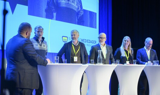 Ordstyrer Gard L. Michalsen, NENT-sjef Vegard Drogseth, TV 2-sjef Olav T. Sandnes, NRK.-sjef Thor Gjermund Eriksen, Discovery-sjef Tine Austvoll Jensen og VG-sjef Gard Steiro. Ordstyrer Gard L. Michalsen, NENT-sjef Vegard Drogseth, TV 2-sjef Olav T. Sandnes, NRK.-sjef Thor Gjermund Eriksen, Discovery-sjef Tine Austvoll Jensen og VG-sjef Gard Steiro.