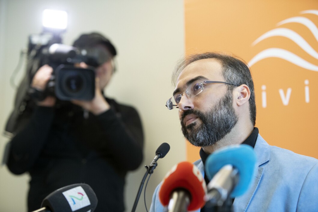 Menneskerettighetsaktivist Iyad el-Baghdadi holder pressekonferanse om trusler mot seg. Han legger også frem informasjon som ikke tidligere er kjent. Pressekonferansen er i regi av Civita. Menneskerettighetsaktivist Iyad el-Baghdadi holder pressekonferanse om trusler mot seg. Han legger også frem informasjon som ikke tidligere er kjent. Pressekonferansen er i regi av Civita.