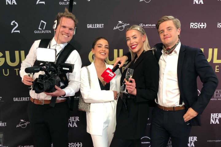 Produsent for Rød Løper Sondre Rahm (fra venstre), programleder Kine Falch, videojournalist Thea Hope og programleder Jonas Scheie Hammer på den røde løperen under Gullruten i Bergen i helgen som var.