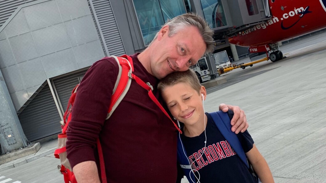 Svein Arne Haavik og sønnen Anders (12) på vei til sommerferie i Spania, hvor målet er å puste ut. Og slå VGs Bjørn Haugan i golf. Svein Arne Haavik og sønnen Anders (12) på vei til sommerferie i Spania, hvor målet er å puste ut. Og slå VGs Bjørn Haugan i golf.