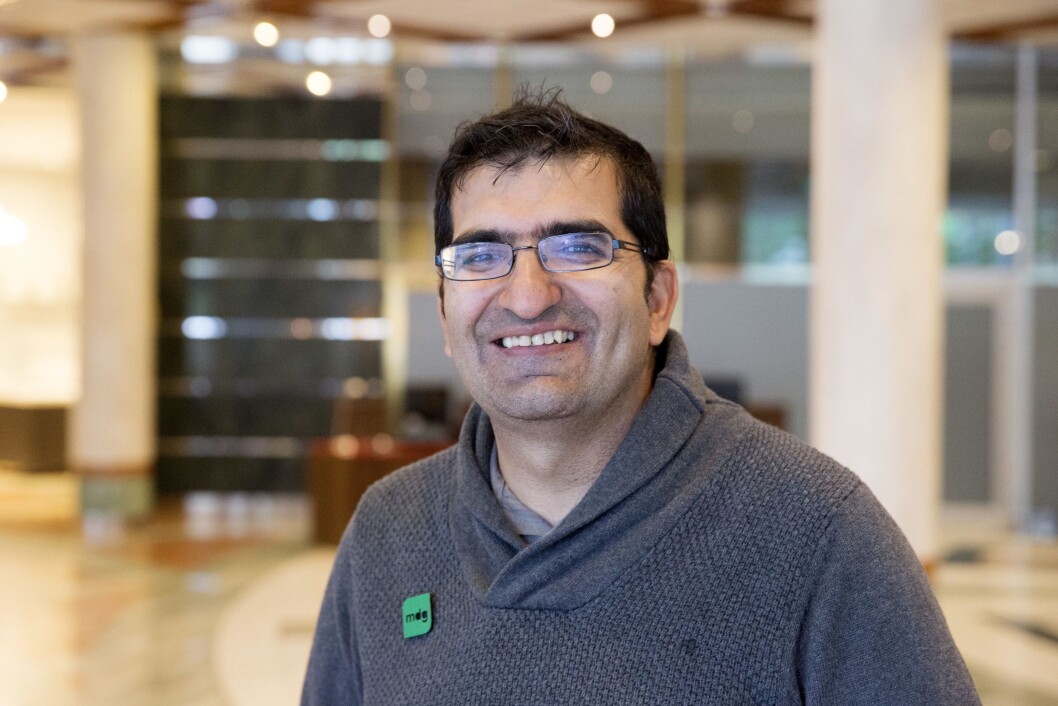 Shoaib Sultan forlater jobben i Antirasistisk Senter og begynner i Norsk Folkehjelp. Shoaib Sultan forlater jobben i Antirasistisk Senter og begynner i Norsk Folkehjelp.