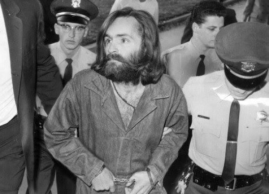 Charles Manson ble dømt til livstid i fengsel, for de grusomme handlingene han stod bak. Charles Manson ble dømt til livstid i fengsel, for de grusomme handlingene han stod bak.