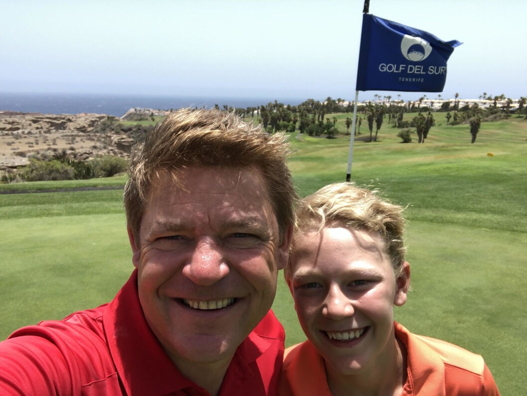P4-direktør Kenneth Andresen og sønnen Fredrik er på sommerferie på Tenerife. P4-direktør Kenneth Andresen og sønnen Fredrik er på sommerferie på Tenerife.