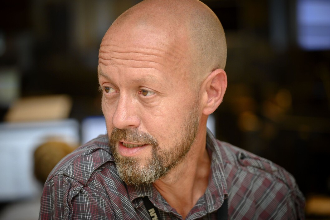 Per Arne Kalbakk, etikkredaktør i NRK, forteller at NRK-fronten også vil tone ned dekningen. Per Arne Kalbakk, etikkredaktør i NRK, forteller at NRK-fronten også vil tone ned dekningen.