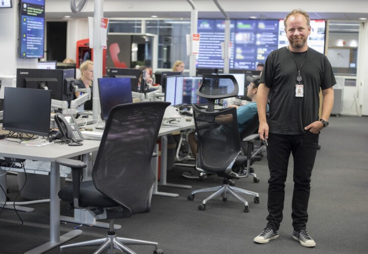 Tor-Erling Thømt Ruud på VG-desken - med langbukse. Som han alltid bruker, selv om det er sommer og sol ute.