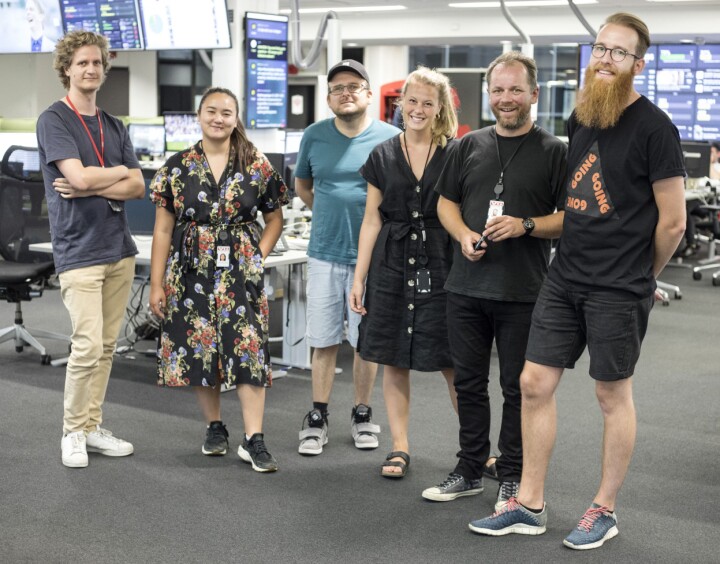 VGs kveldsteam på nyhetsdesken - hvor et flertall viser hud. Fra venstre: Halvor Bjørntvedt, Jantra Pernille Hollum, Martin Gramnæs, Mina Haugli, Tor-Erling Thømt Ruud og Krister Sørbø.