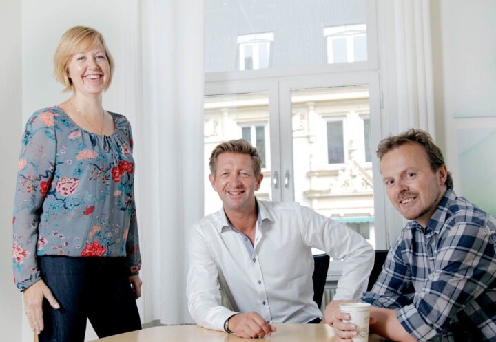 Hilde Nyman, Knut Kristian Hauger og Erlend Fossbakken i Kampanje.