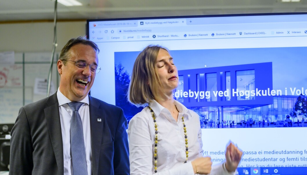 Volda-rektor Johann Roppen og statsråd Iselin Nybø feiret nytt mediebygg ved studiestarten. Volda-rektor Johann Roppen og statsråd Iselin Nybø feiret nytt mediebygg ved studiestarten.