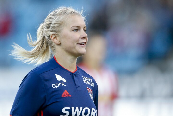 Lyons Ada Hegerberg jubler etter 2-0 målet i 16-delsfinalen i Champions League kvinner mellom Avaldsnes og Lyon på Haugesund stadion.