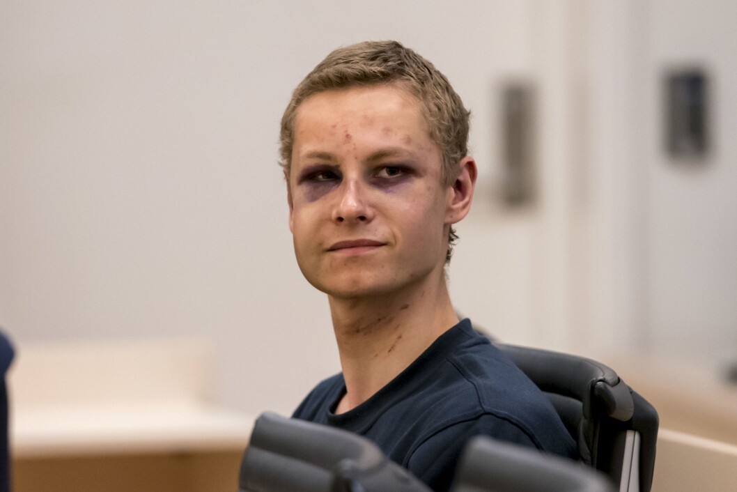 Philip Manshaus ankommer sammen med sin forsvarer Unni Fries til fengslingsmøte i Oslo tingrett. Philip Manshaus er siktet for terror etter angrepet på Al-Noor Islamic Center moskéen i Bærum. Han er også siktet for drap på sin stesøster. Philip Manshaus ankommer sammen med sin forsvarer Unni Fries til fengslingsmøte i Oslo tingrett. Philip Manshaus er siktet for terror etter angrepet på Al-Noor Islamic Center moskéen i Bærum. Han er også siktet for drap på sin stesøster.