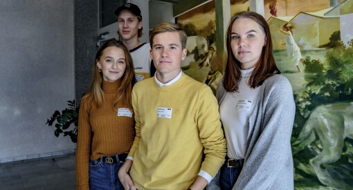 Elevene fra Lillestrøm fikk ikke snakke i Kringkastings­rådet: – Jeg er frustrert og sint