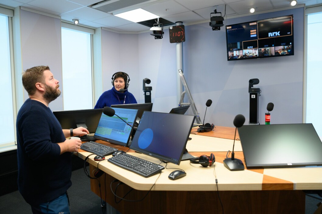NRK Nordland sitt nye radiostudio i Bodø sentrum. Her med redaktør Eivind Undrum Jacobsen og programleiar Monica White Martinsen.