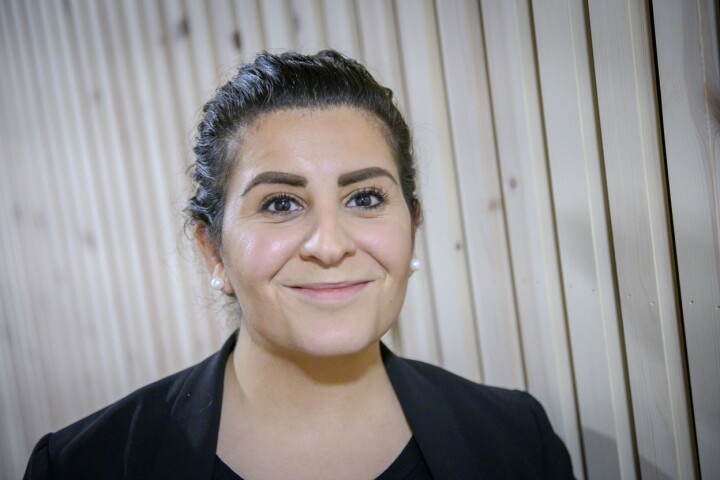 Ronja Omar (30) har aldri stått på en scene før. Nå løftes hun fram foran flere hundre på Mediekonferansen
